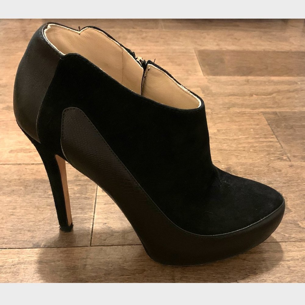 GUESS By Marciano Black Leather Stiletto Ankle Boots